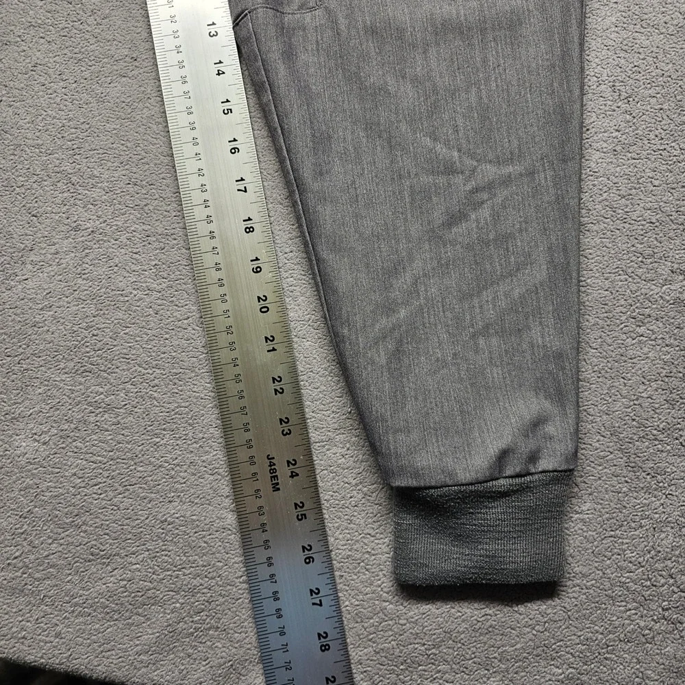 FIGS Technical Collection Mens M/S Grey Jogger Scrub Pants Medical Uniform Short